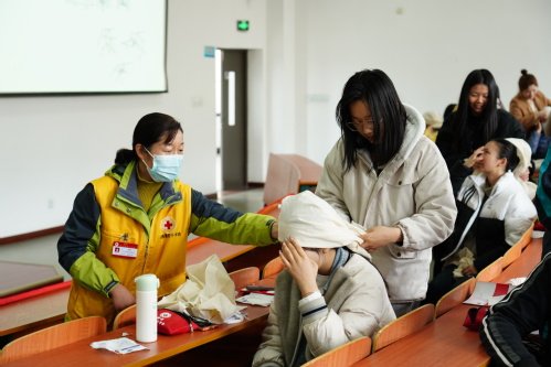 可先确认当前栏目名称
